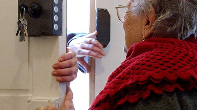 Attenti alle truffe porta a porta